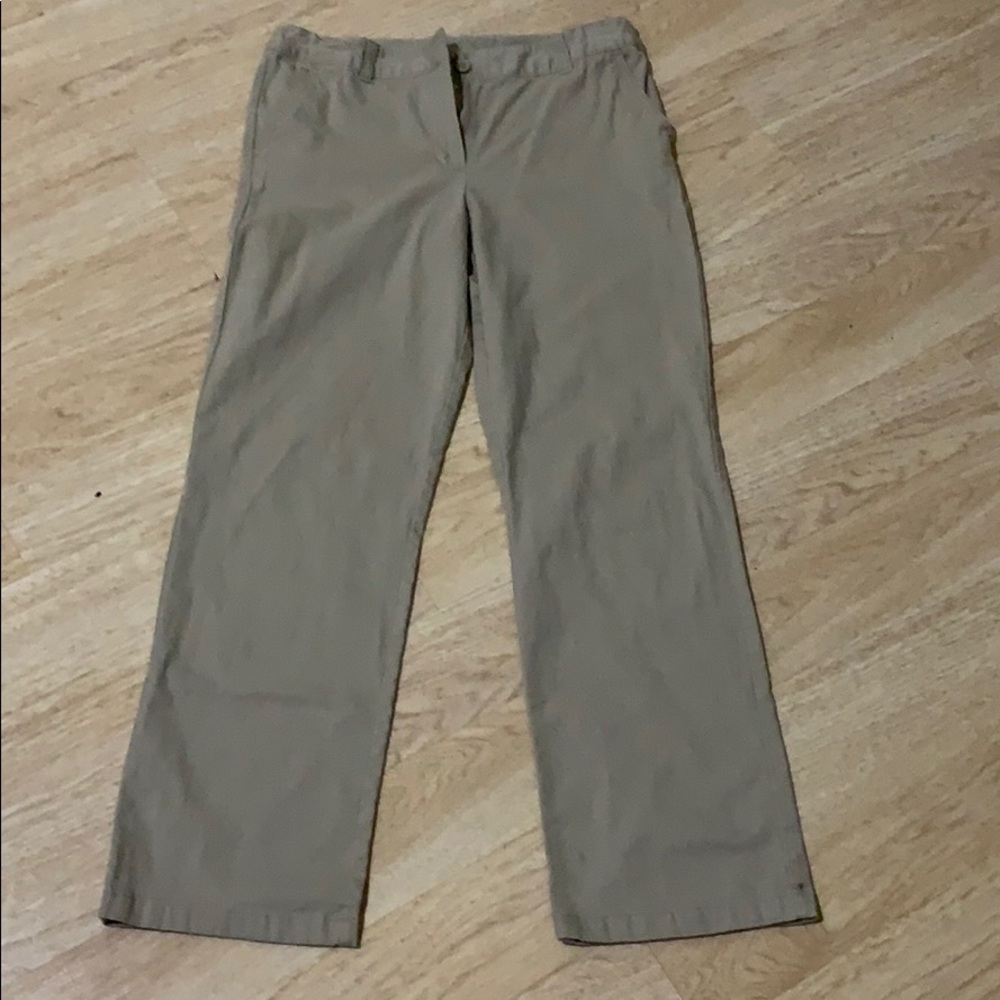 Kaki pants